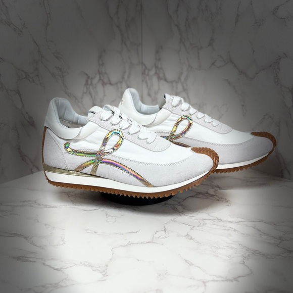 A-1CS-5: GYM SHOES: White & Tan Sneakers w/Iridescent Ribbon Accent, Unisex,NWOT - Picture 3 of 16